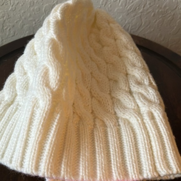 Kate Spade: French Cream Cable Knit Beanie/Hat - Picture 7 of 16